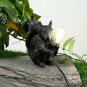 Speelse Eekhoorn Lamp met Warm Licht – Tafellamp van Hars & Acryl voor Huisdecoratie