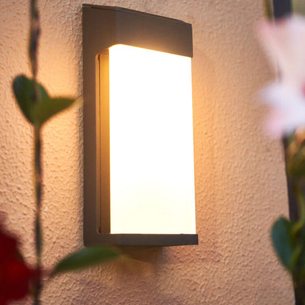 Zonne-LED Wandlamp voor Buiten – Milieuvriendelijke Tuin- en Terrasverlichting