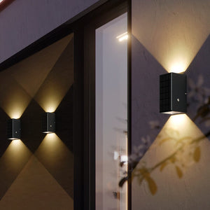 Zwarte Rechthoekige Solar LED Buitenwandlamp – Moderne Tuin & Terrasverlichting