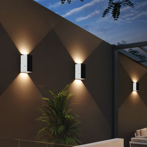 Zwarte Rechthoekige Solar LED Buitenwandlamp – Moderne Tuin & Terrasverlichting