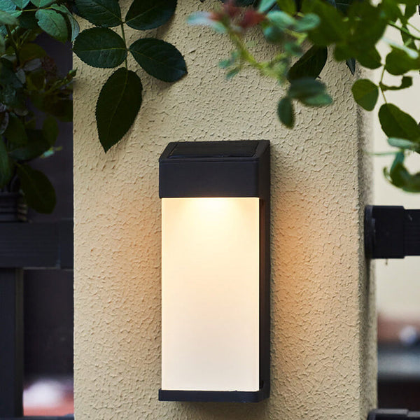 Zonne-LED Wandlamp voor Buiten – Milieuvriendelijke Tuin- en Terrasverlichting