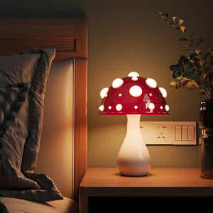 Paddestoelvormige Hanglamp – Elegante Gouden Accenten voor Woonkamers en Slaapkamers