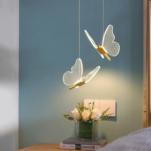 Elegante Pendellamp in Vlindervorm – LED Plafondlamp voor Warme Sfeerverlichting