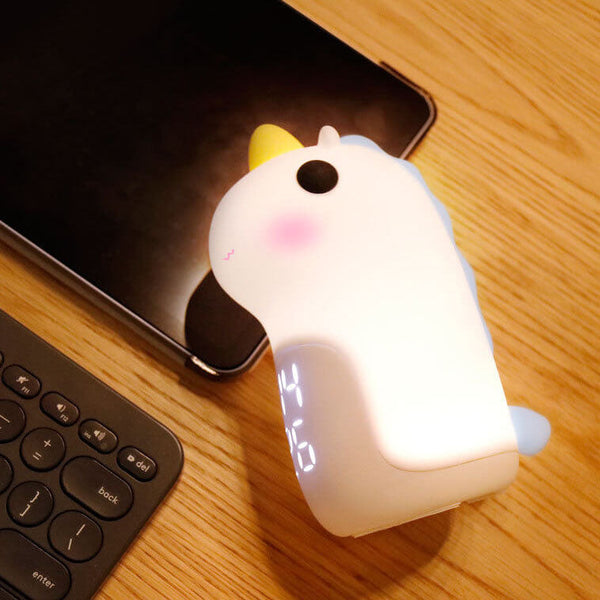 Schattige Eenhoorn LED Wekker & Nachtlampje – Compact, USB-Aangedreven Decoratieve Lamp