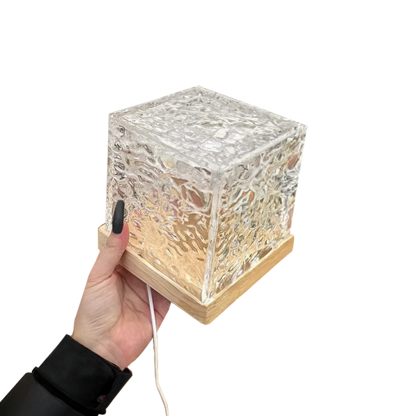 PrismWappen Kristal-Inspiratie LED Tafellamp – Elegante Geometrische Verlichting voor Thuis