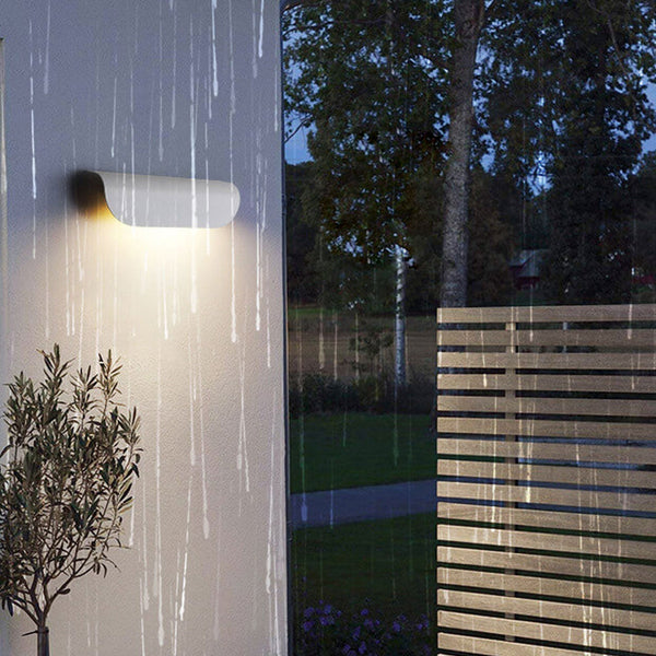 Gebogen LED Buitenwandlamp – Moderne Weerbestendige Tuin- & Terrasverlichting