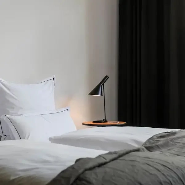 Minimalistische LED Boog Tafellamp – Elegant Ontwerp, Dimbaar Licht, USB Oplaadbaar
