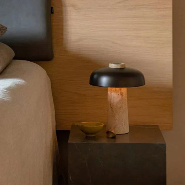 Natuurlijke Travertin Stenen Tafellamp – Moderne Woonverlichting in Beige