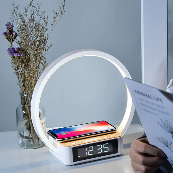 Minimalistische Ronde Tafellamp met LED-Klok & Draadloos Opladen – Moderne Bureau- en Bedlamp
