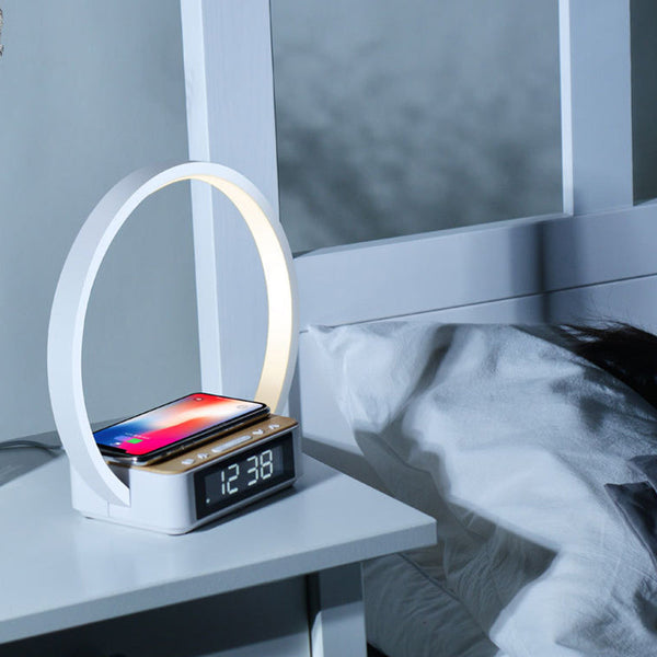 Minimalistische Ronde Tafellamp met LED-Klok & Draadloos Opladen – Moderne Bureau- en Bedlamp