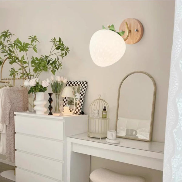 Charmante Scandinavische Wandlamp met Aardbei  en Pompoenontwerp voor Slaapkamer of Woonkamer