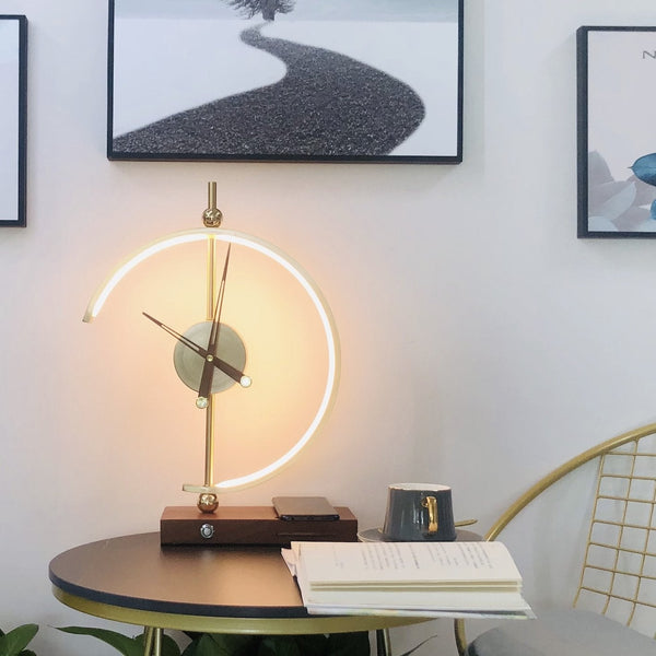 Minimalistische Tafellamp met Zacht LED Licht – Modern Glas & Metaal Design