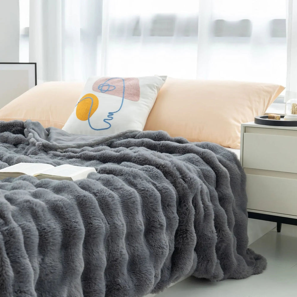 Luxe Dubbelzijdige Kunstbont Deken – Warm, Zacht & Stijlvolle Woonplaid