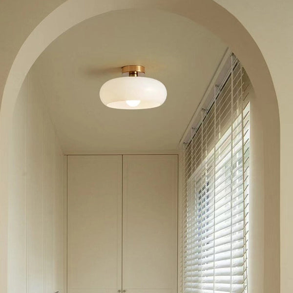 Plafondlamp met Warm Amberglas – Ronde Elegante Woonverlichting