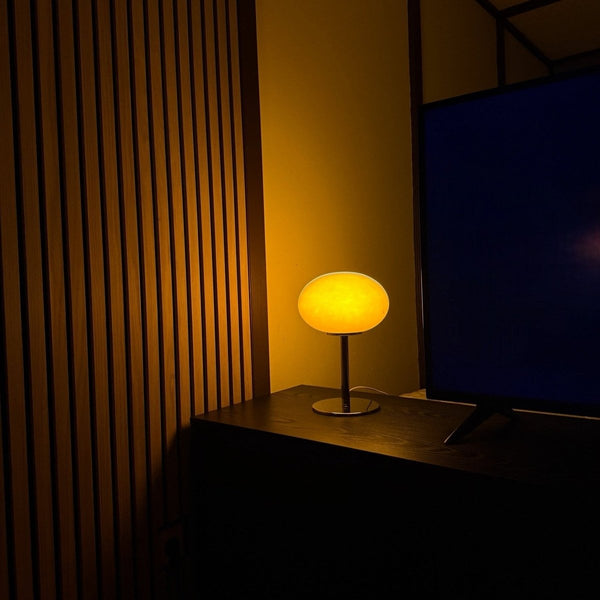 Moderne Bolvormige Tafellamp – LED Binnenverlichting voor Gezellige Sfeer