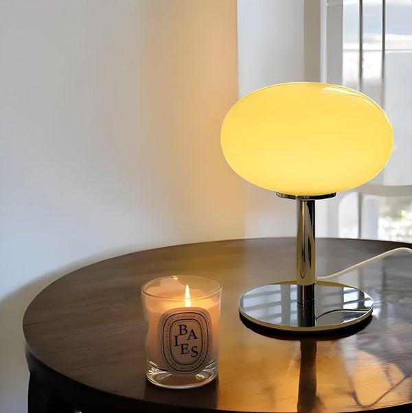 Moderne Bolvormige Tafellamp – LED Binnenverlichting voor Gezellige Sfeer