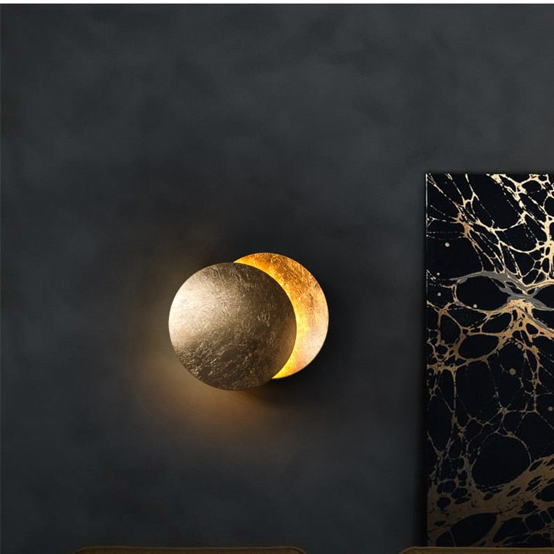 LED Wandleuchte Geïnspireerd door Eclips – Moderne Gouden Wandlamp  SEO Beschrijving (≈230 woorden):