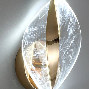 Elegante Moderne LED-Wandlamp  Gouden Afwerking met Mat Acryl Licht