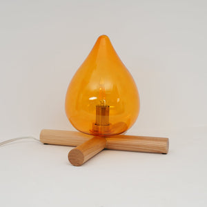 Retro Vlam Stijl Tafellamp – Gezellige Sfeerverlichting met Glazen Kap & Houten Voet
