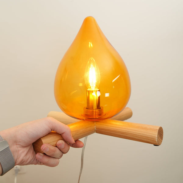Retro Vlam Stijl Tafellamp – Gezellige Sfeerverlichting met Glazen Kap & Houten Voet