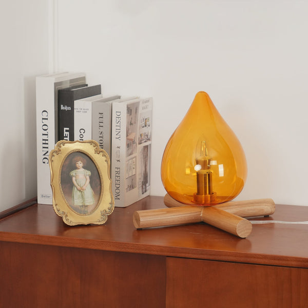 Retro Vlam Stijl Tafellamp – Gezellige Sfeerverlichting met Glazen Kap & Houten Voet