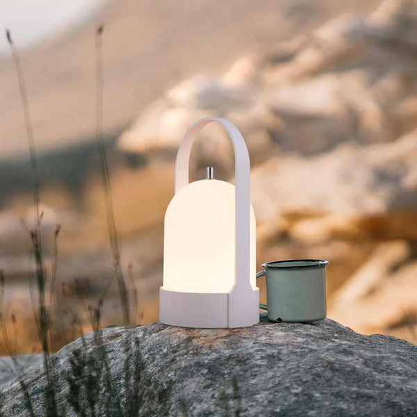 LumoLantaarn: Moderne Draadloze Lantaarnlamp met Warm, Dimbaar LED-licht voor Woondecoratie