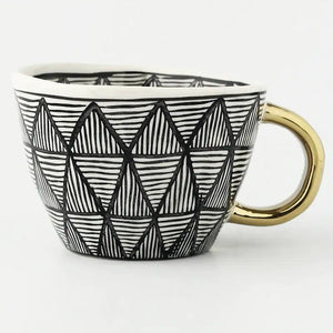 Elegant Handbeschilderde Mok met Artistiek Gouden Handvat  Stijlvolle Koffie- en Theebeker