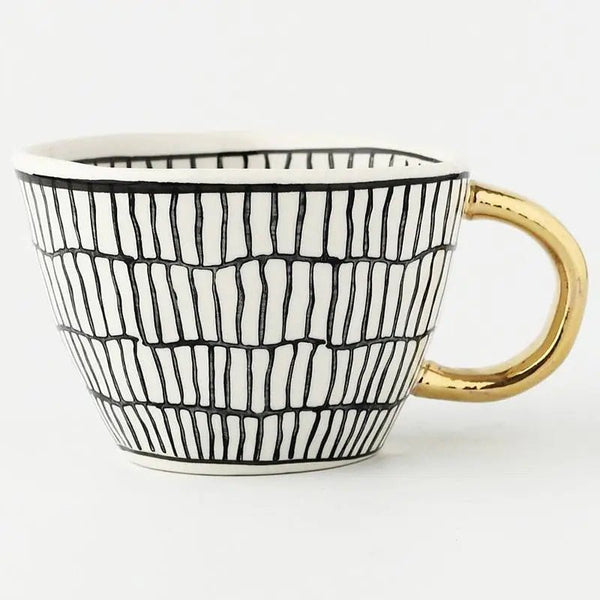 Elegant Handbeschilderde Mok met Artistiek Gouden Handvat  Stijlvolle Koffie- en Theebeker
