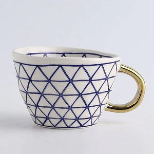 Elegant Handbeschilderde Mok met Artistiek Gouden Handvat  Stijlvolle Koffie- en Theebeker