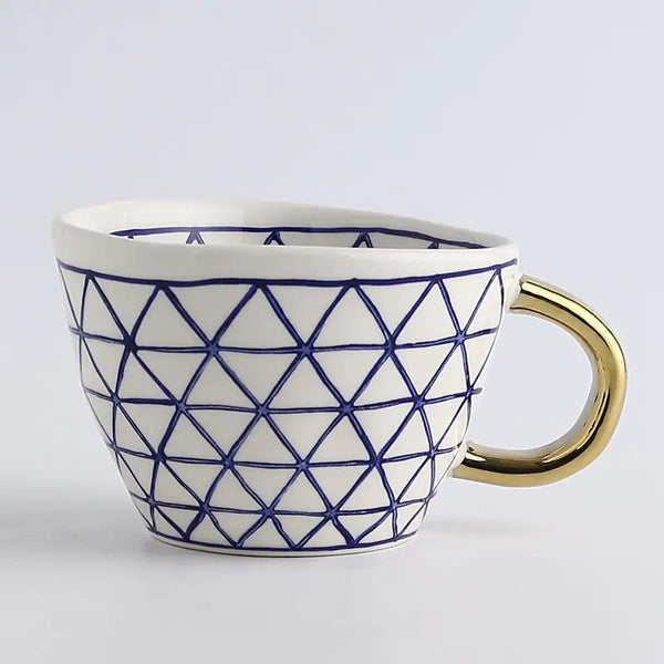 Elegant Handbeschilderde Mok met Artistiek Gouden Handvat  Stijlvolle Koffie- en Theebeker