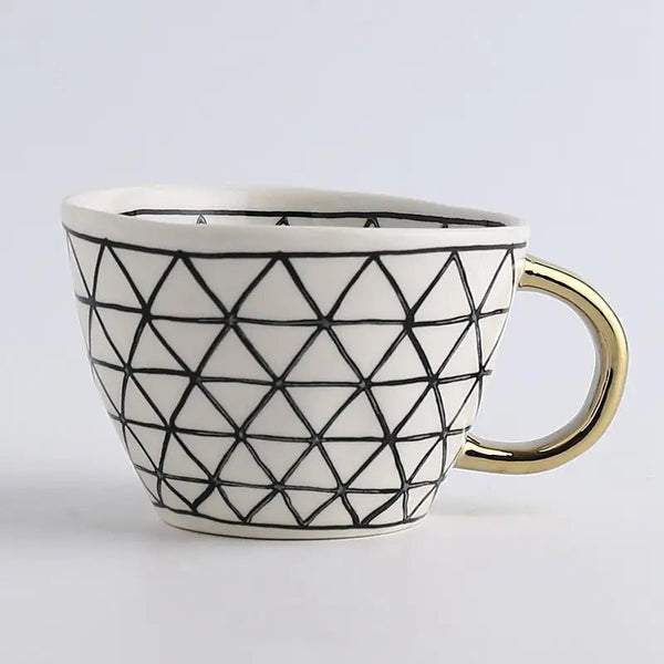 Elegant Handbeschilderde Mok met Artistiek Gouden Handvat  Stijlvolle Koffie- en Theebeker