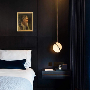Moderne Bol Hanglamp met Gouden Accenten – Elegante LED Hanglamp voor Woonkamer