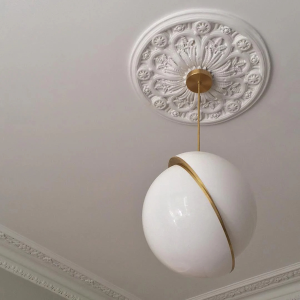 Moderne Bol Hanglamp met Gouden Accenten – Elegante LED Hanglamp voor Woonkamer