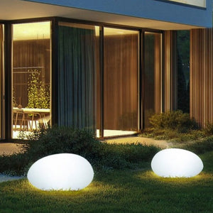 Elegante Buitenlamp in Natuursteen – LED Licht voor Tuinpad & Terras