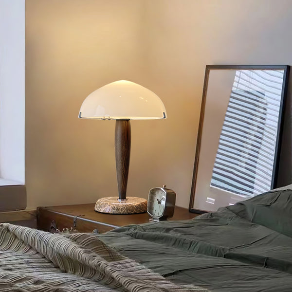 Elegante Tafellamp van Glas en Walnoot met Marmeren Accenten – Moderne Interieurverlichting