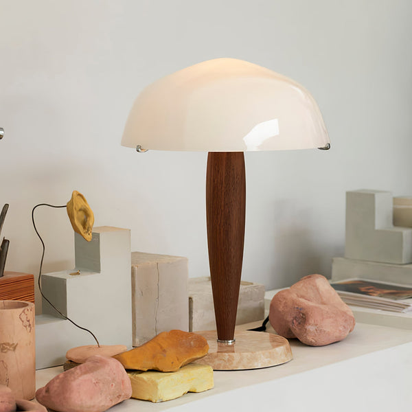 Elegante Tafellamp van Glas en Walnoot met Marmeren Accenten – Moderne Interieurverlichting