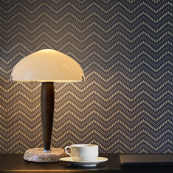 Elegante Tafellamp van Glas en Walnoot met Marmeren Accenten – Moderne Interieurverlichting