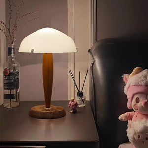 Elegante Tafellamp van Glas en Walnoot met Marmeren Accenten – Moderne Interieurverlichting