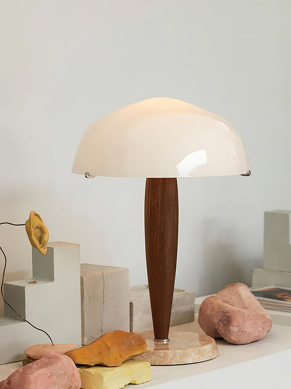 Elegante Tafellamp van Glas en Walnoot met Marmeren Accenten – Moderne Interieurverlichting