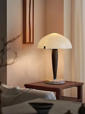 Elegante Tafellamp van Glas en Walnoot met Marmeren Accenten – Moderne Interieurverlichting