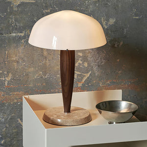 Elegante Tafellamp van Glas en Walnoot met Marmeren Accenten – Moderne Interieurverlichting