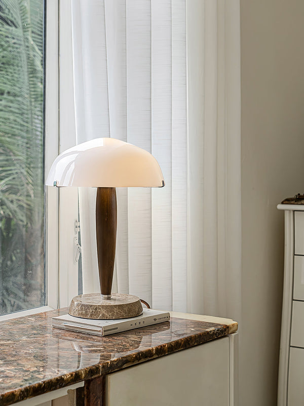 Elegante Tafellamp van Glas en Walnoot met Marmeren Accenten – Moderne Interieurverlichting
