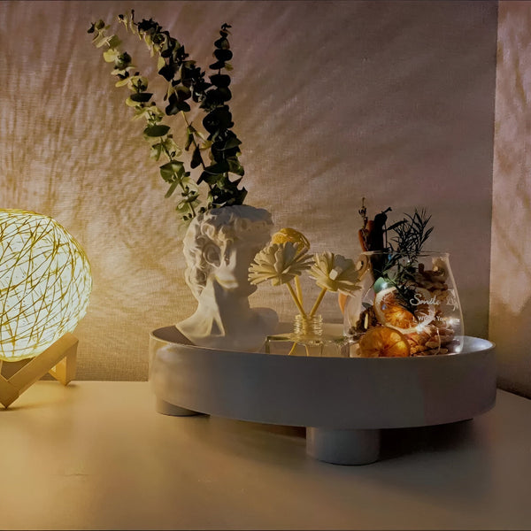 Elegant Rond Serveerblad van Keramiek en Hout – Stijlvolle Woondecoratie & Praktisch Tafelmateriaal