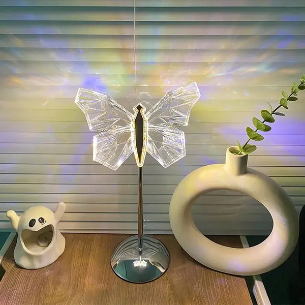Kristallen Vleugels – Vlinder-Vormige Kristallen Tafellamp voor Elegante Woondecoratie