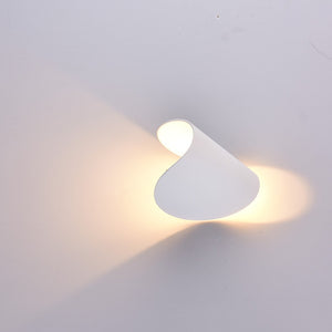 Moderne Draaibare Wandlamp met Artistiek Design LED Wandverlichting voor Slaapkamer & Kantoor