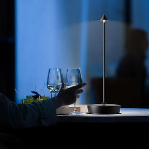 LumisBogen Draadloze LED Tafellamp – Minimalistische Woonverlichting, Oplaadbaar, Touch Bediening, Zwart & Goud