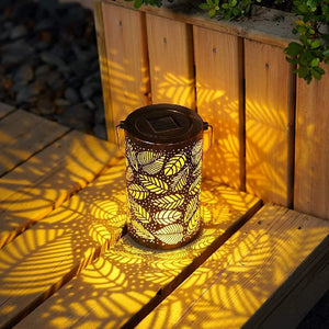 2 Stuks Elegante Solar LED Lantaarn met Bladpatroon – Tuin & Terras Verlichting