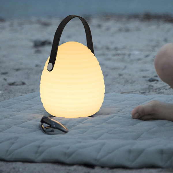 Weerbestendige LED Buitenlantaarn – Draagbare Tuin- en Terraslamp met Afstandsbediening