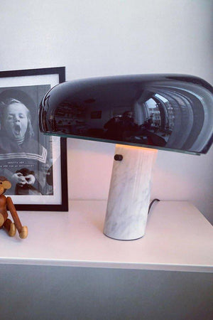 Marmeren Tafellamp met Elegante Stenen Voet – Moderne Woonkamer & Slaapkamer Verlichting