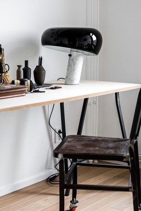Marmeren Tafellamp met Elegante Stenen Voet – Moderne Woonkamer & Slaapkamer Verlichting